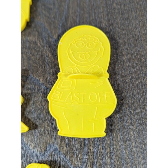 VTG Wilton Sesame Street Going Places Cookie Cutters Ernie Bert Big Bird Grover - Picture 4 of 11